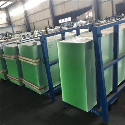 Kaca solar yang jelas