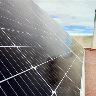 Kaca untuk panel solar